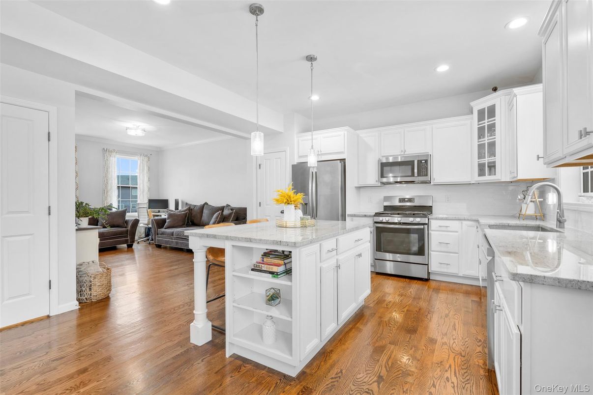 Interior, Kitchen, Living room, Pendant Lights, Recessed Lighting, Stainless Steel Appliances, Wood Texture Flooring