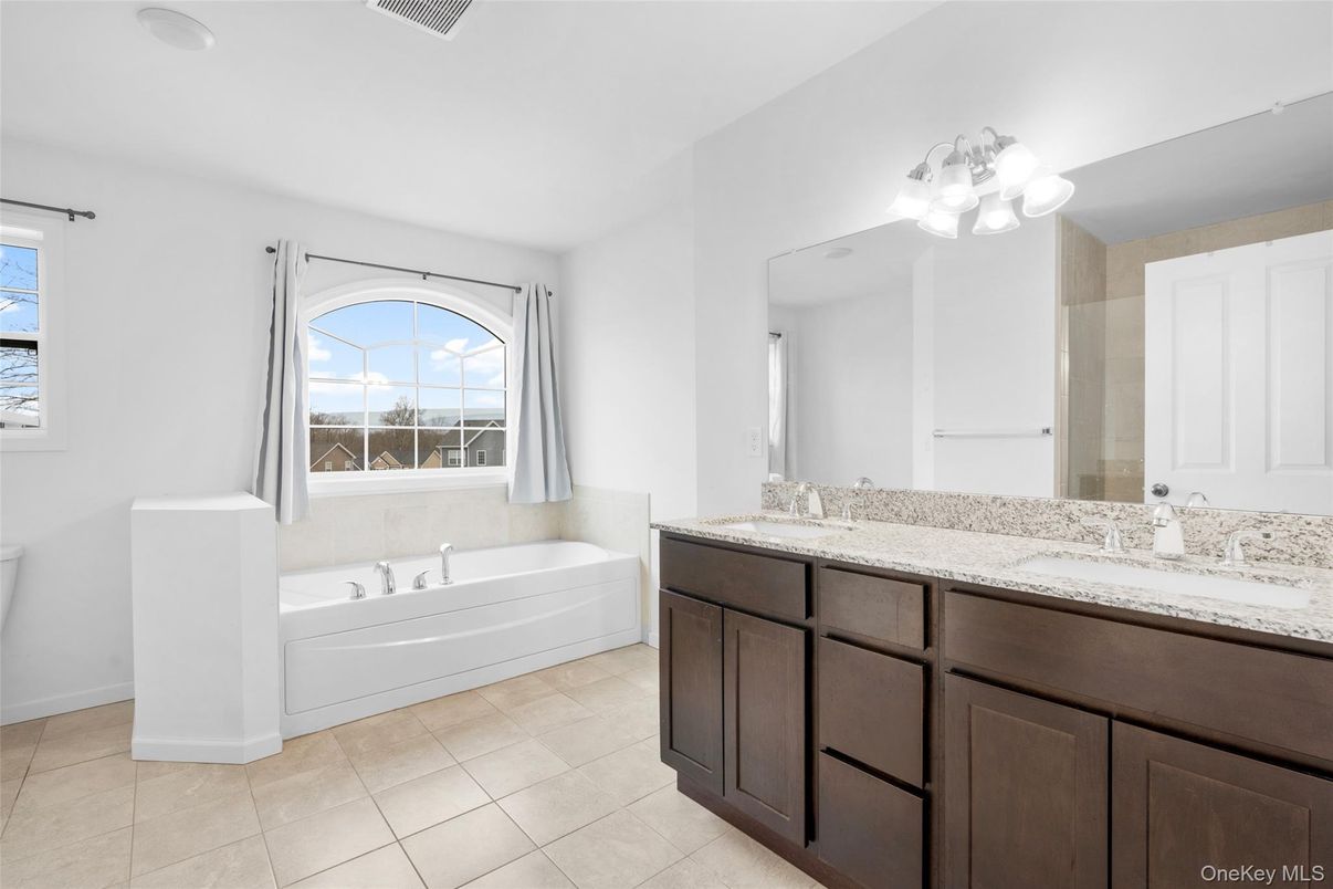 Bathroom, Dual Sink Vanities, Interior