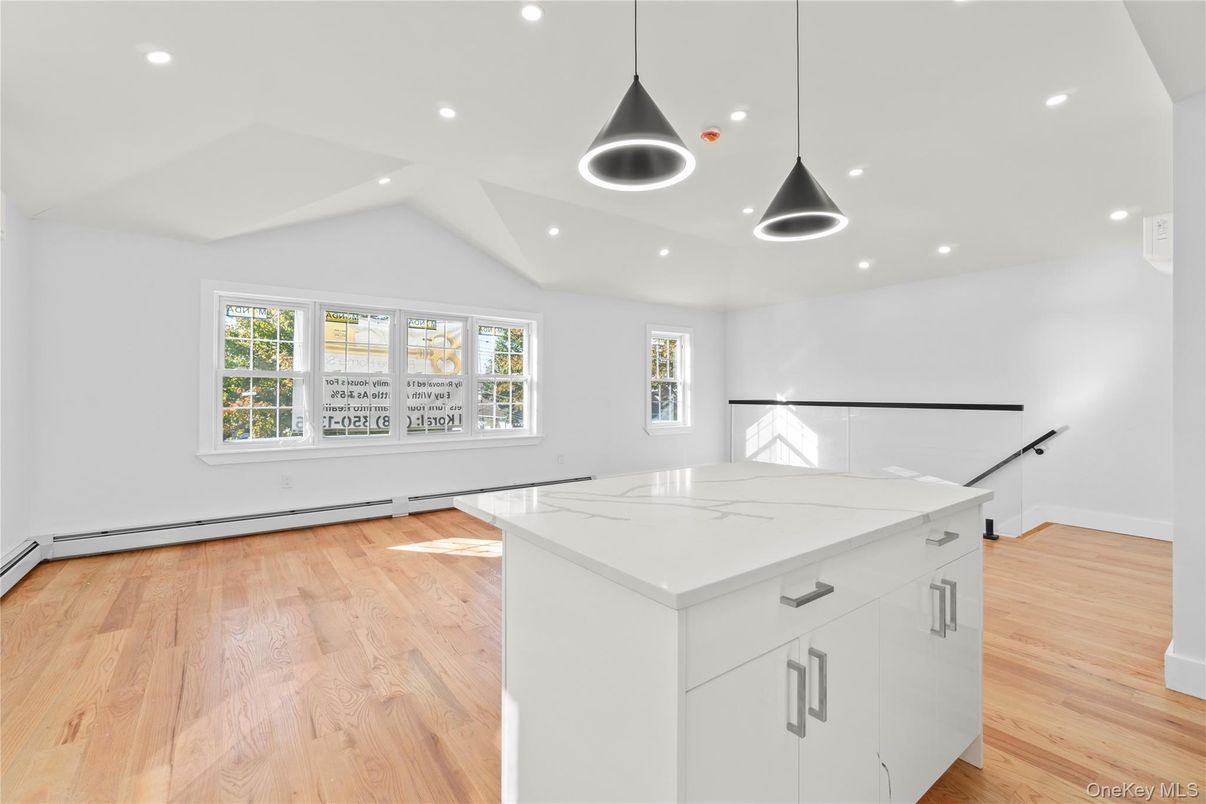 Interior, Pendant Lights, Recessed Lighting, Wood Texture Flooring