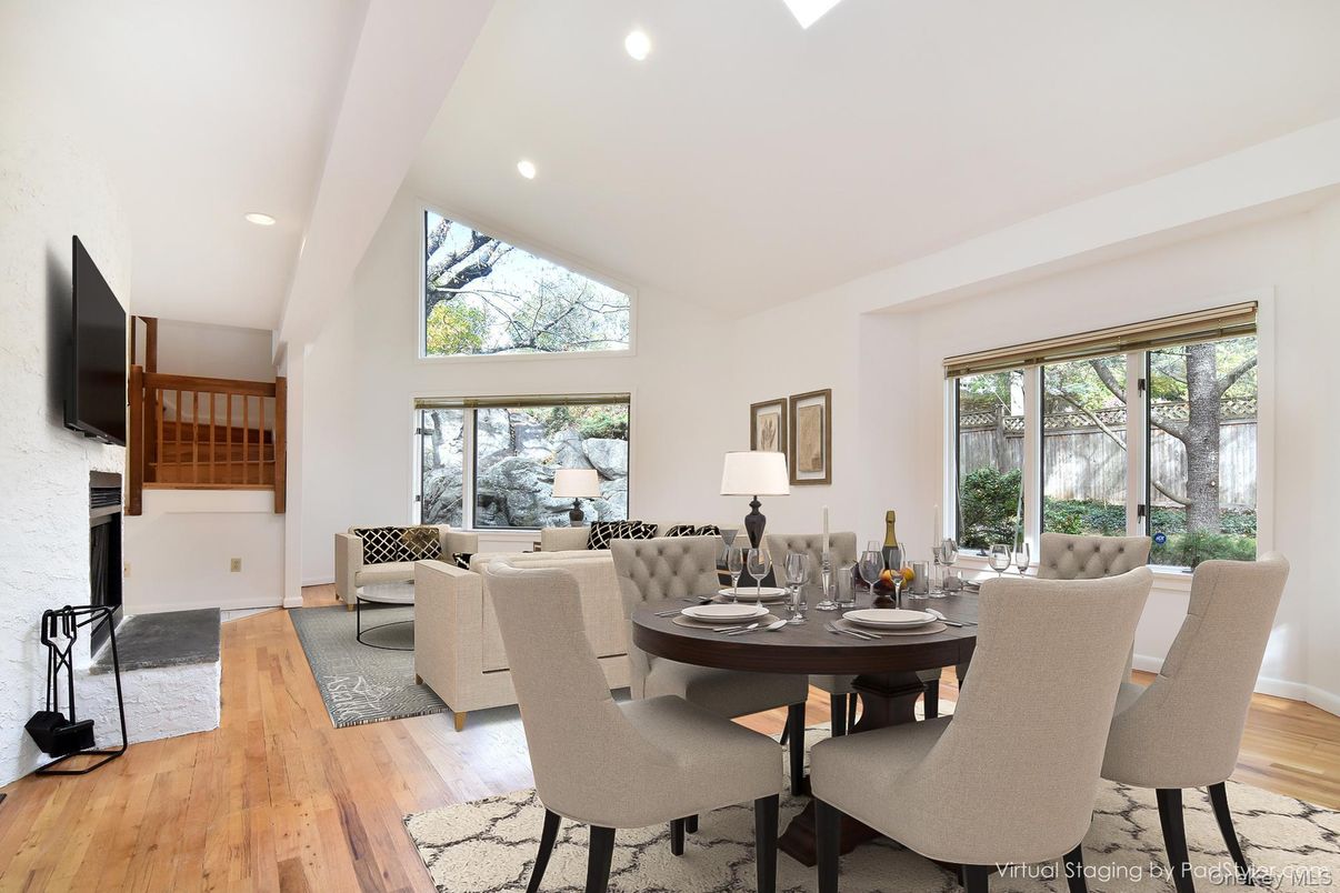 Dining room, Interior, Living room, Recessed Lighting, Wood Texture Flooring