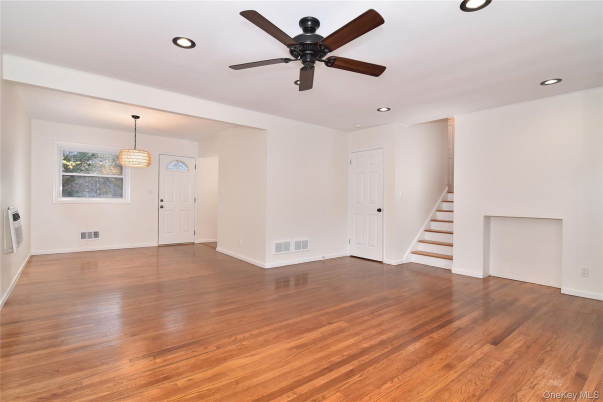 Empty room, Interior, Pendant Lights, Recessed Lighting, Wood Texture Flooring