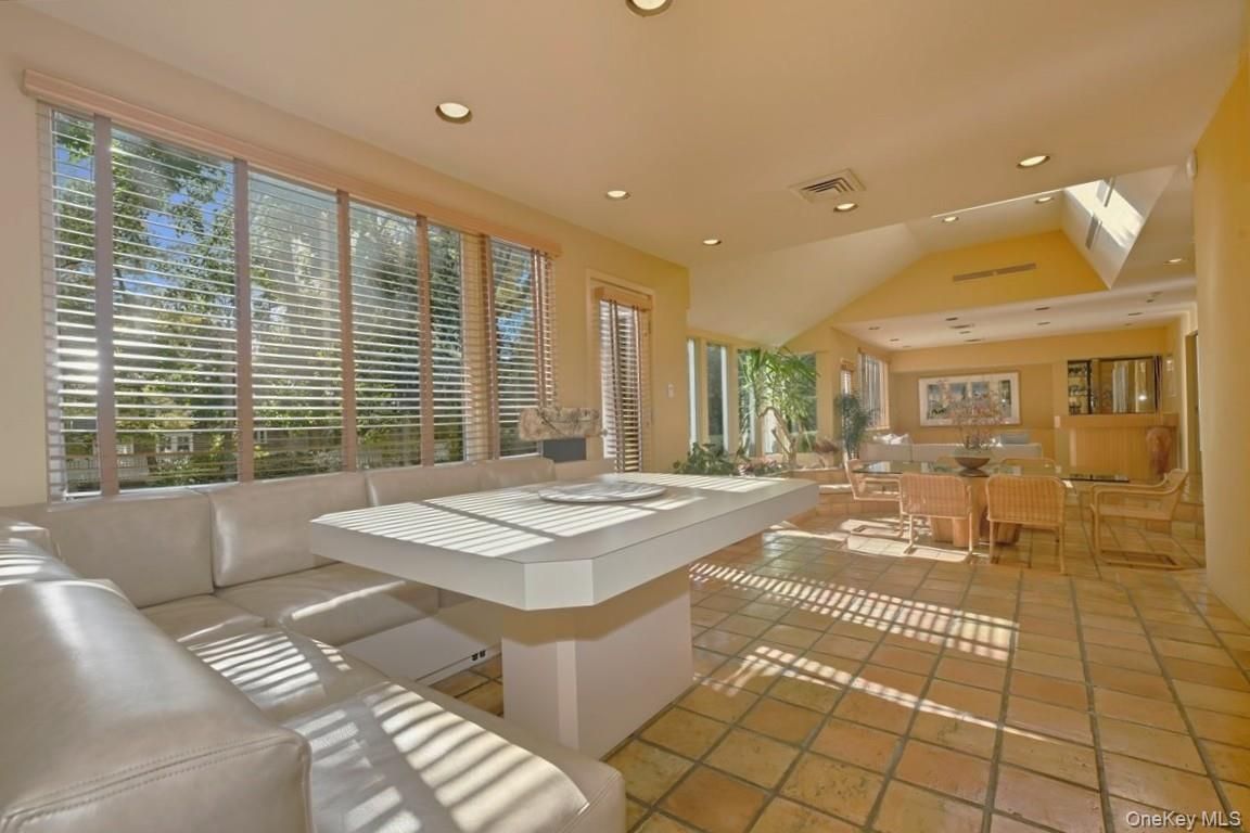 Dining room, Interior, Living room, Recessed Lighting