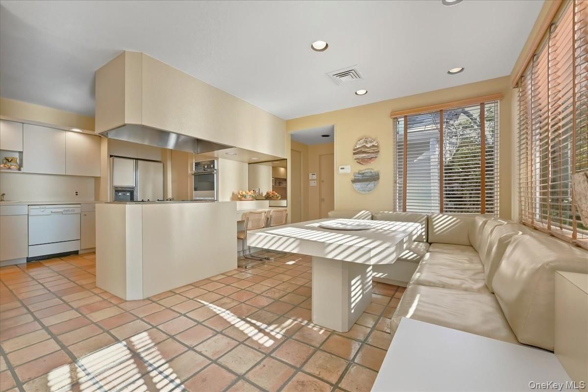 Interior, Kitchen, Living room, Recessed Lighting, Stainless Steel Appliances