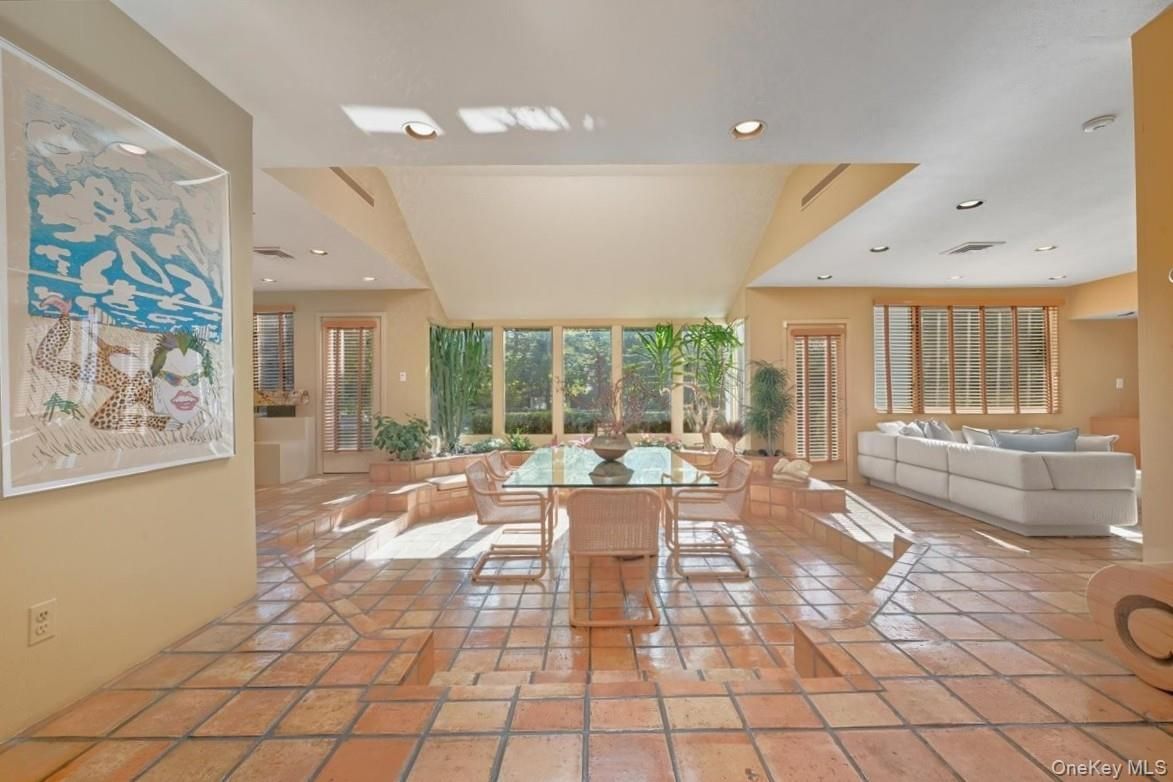 Dining room, Interior, Living room, Recessed Lighting