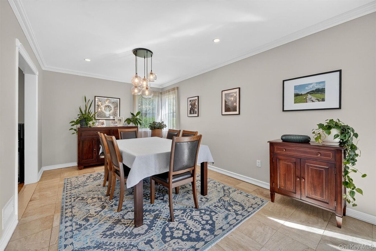 Dining room, Interior, Pendant Lights, Recessed Lighting