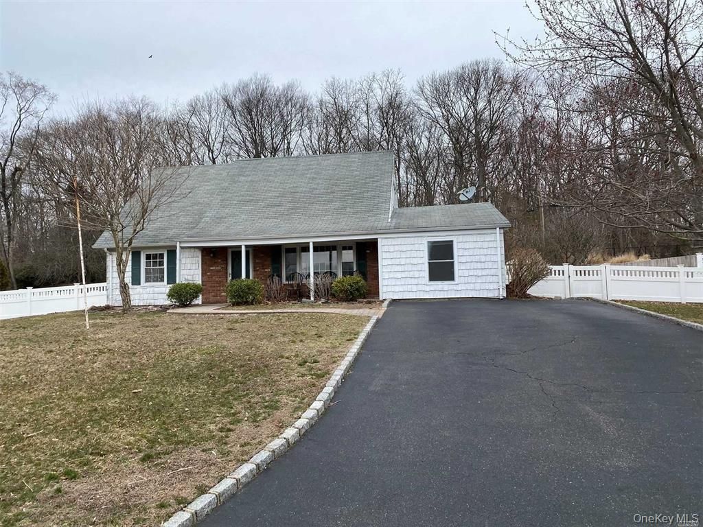 Exterior, Facade, Cape Cod