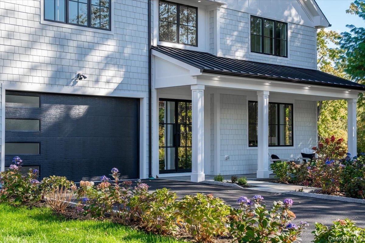 Attached, Exterior, Facade, Modern