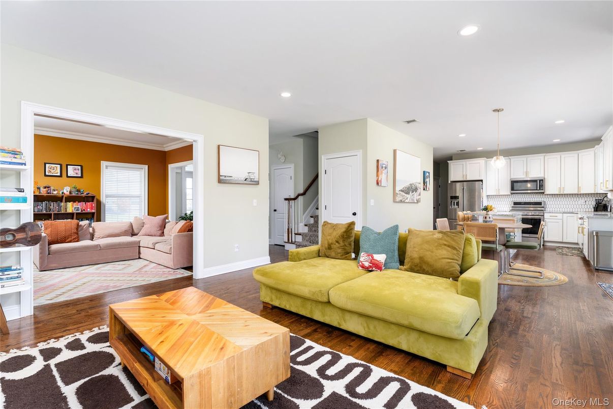 Dining room, Interior, Kitchen, Living room, Pendant Lights, Recessed Lighting, Stainless Steel Appliances, Wood Texture Flooring