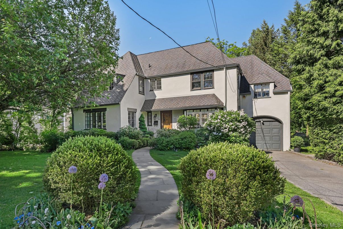 Attached, Backyard, Exterior, Facade, French Provincial