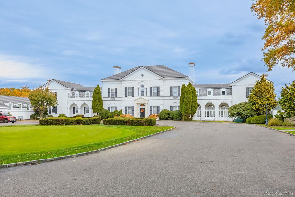 Exterior, Facade, French Provincial