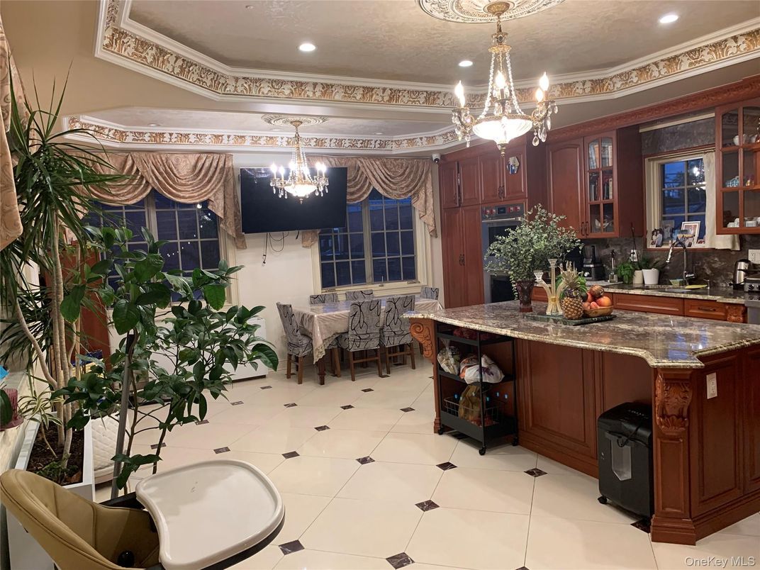 Chandelier, Dining room, Interior, Kitchen, Recessed Lighting