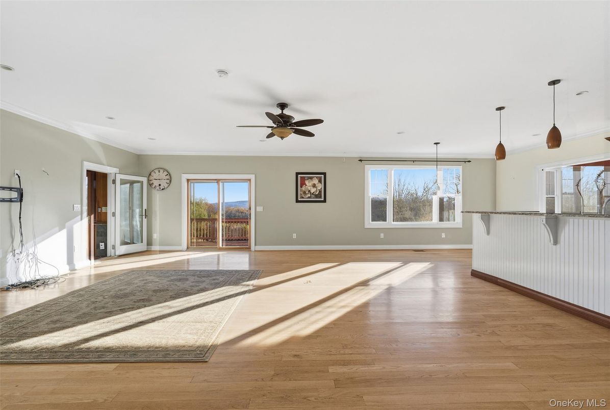 Empty room, Interior, Pendant Lights, Recessed Lighting, Wood Texture Flooring