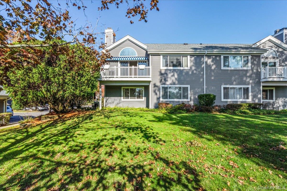 Backyard, Exterior, Facade, Raised Ranch