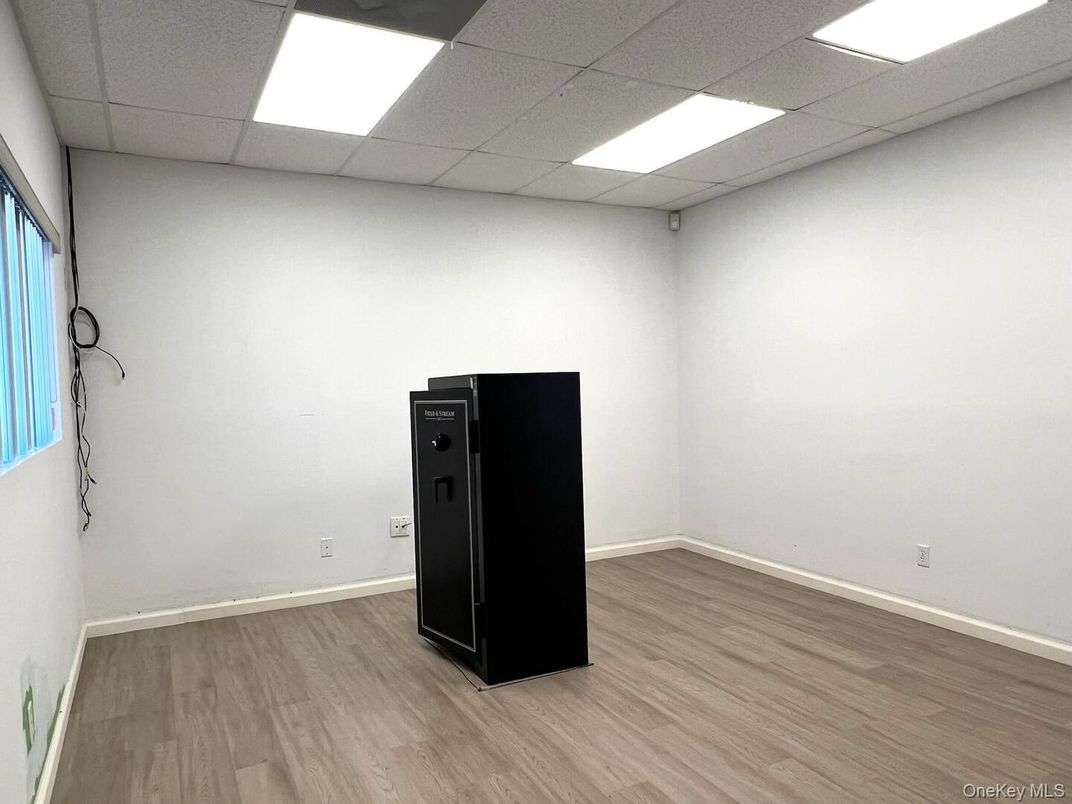 Elevator, Empty room, Interior, Recessed Lighting, Wood Texture Flooring
