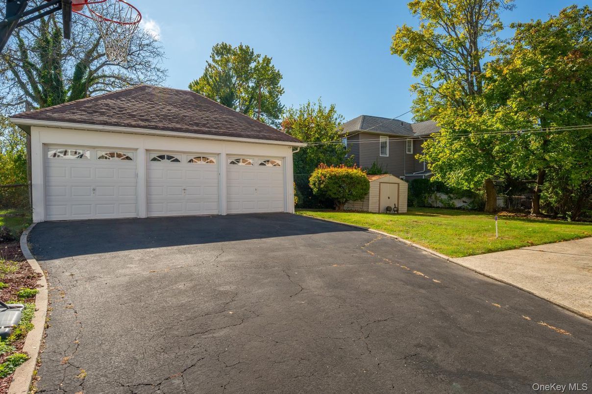 Detached Garage, Exterior