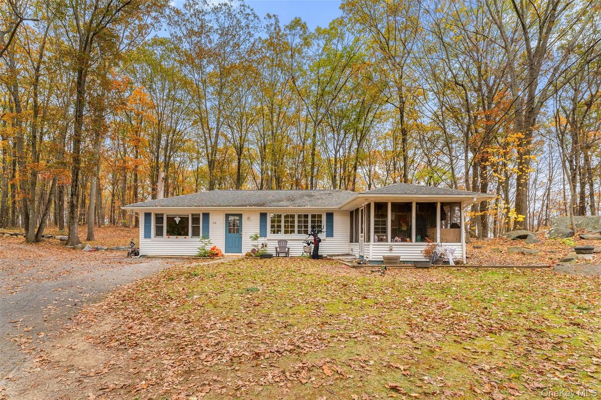 Backyard, Exterior, Facade, Ranch