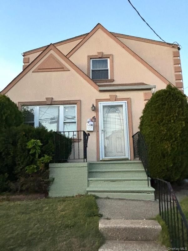 Exterior, Facade, Tudor Revival