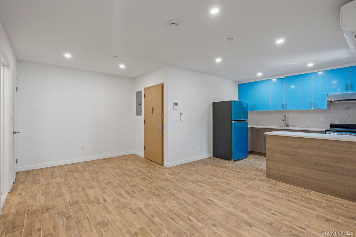 Interior, Kitchen, Recessed Lighting, Wood Texture Flooring