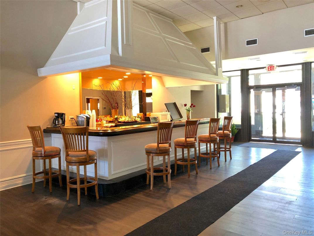 Dining room, Interior, Kitchen, Recessed Lighting, Wood Texture Flooring