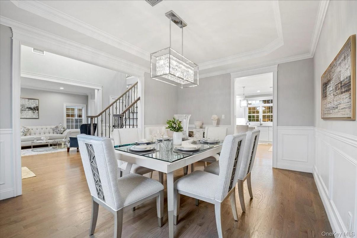 Dining room, Interior, Living room, Pendant Lights, Recessed Lighting, Wood Texture Flooring