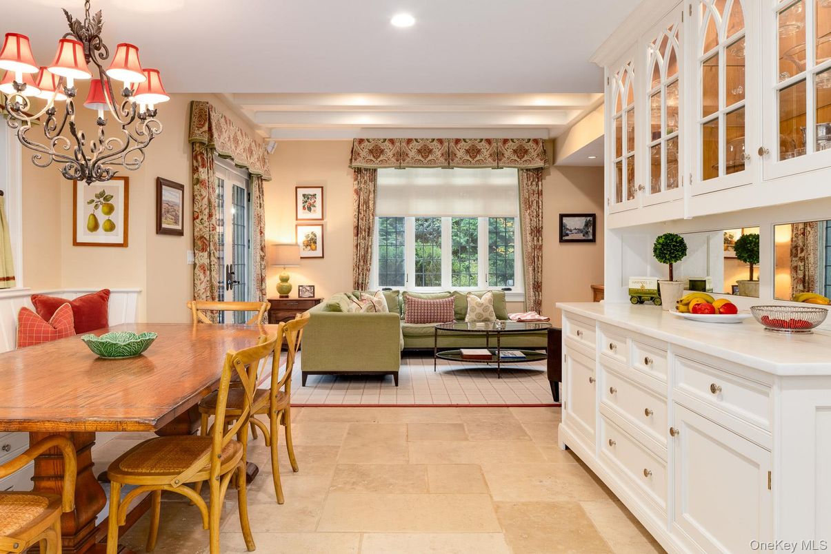 Chandelier, Dining room, Interior, Living room, Recessed Lighting