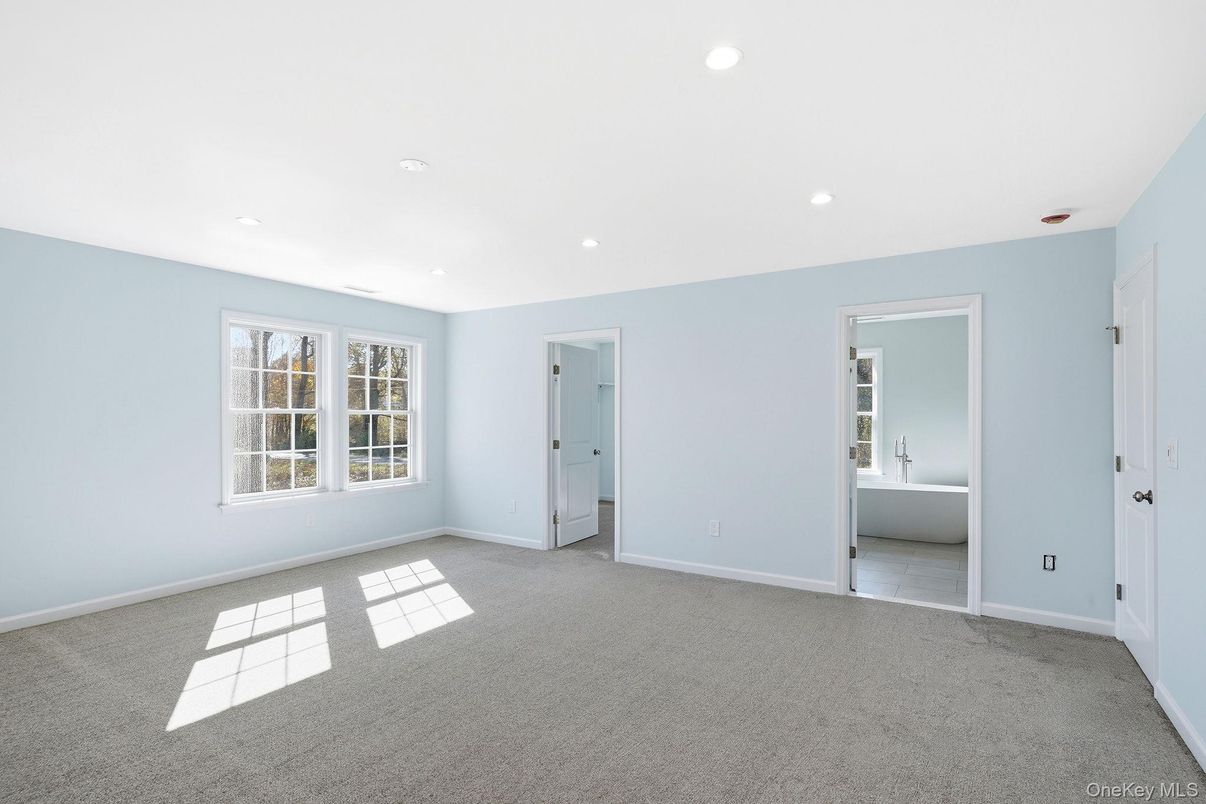 Bathroom, Empty room, Interior, Recessed Lighting