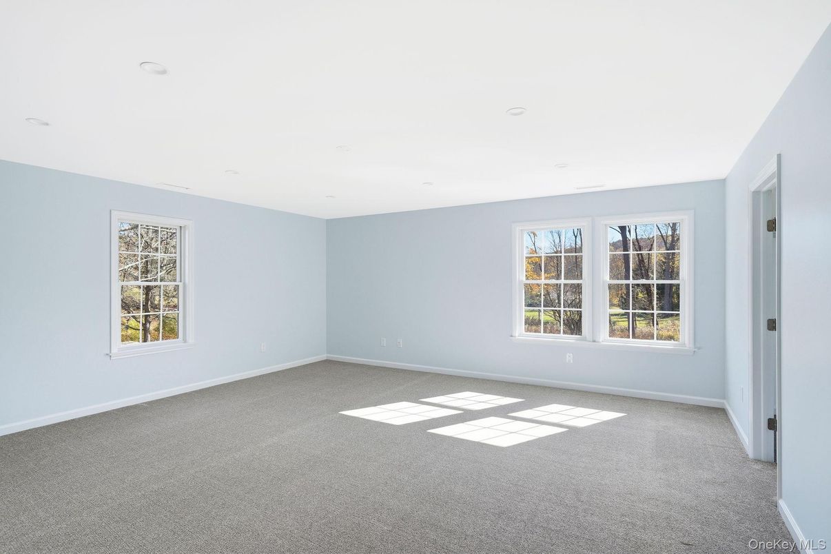 Empty room, Interior, Recessed Lighting