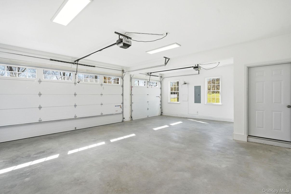 Garage, Interior