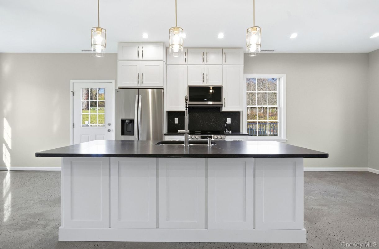 Interior, Kitchen, Pendant Lights, Recessed Lighting, Stainless Steel Appliances