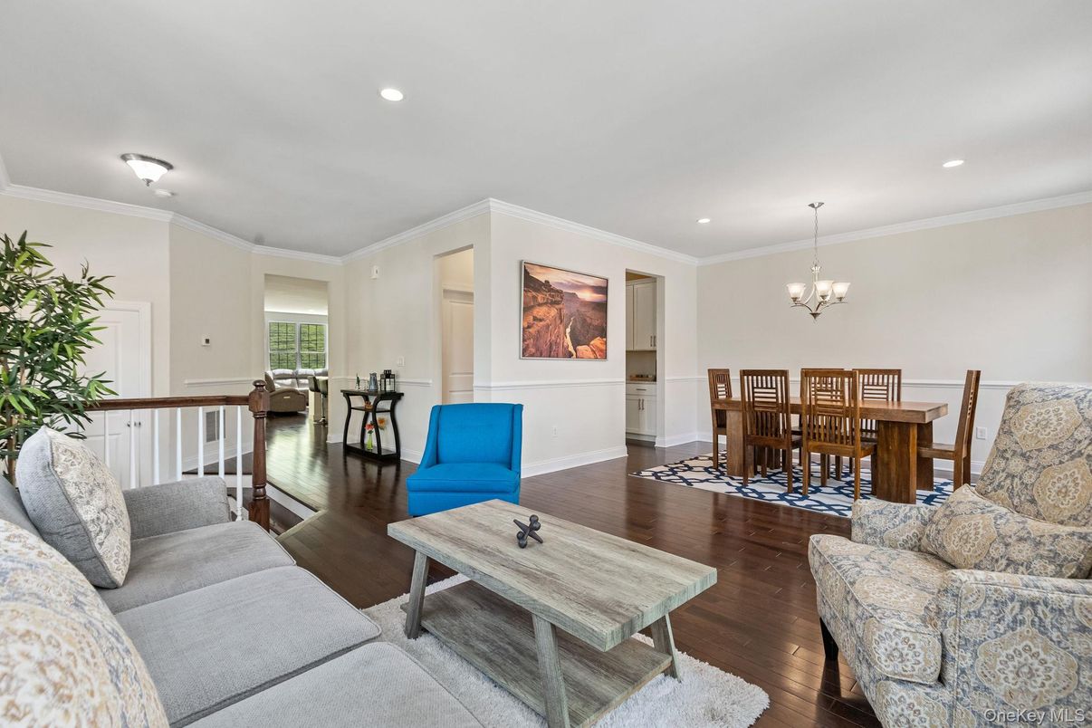 Chandelier, Dining room, Interior, Living room, Recessed Lighting, Wood Texture Flooring
