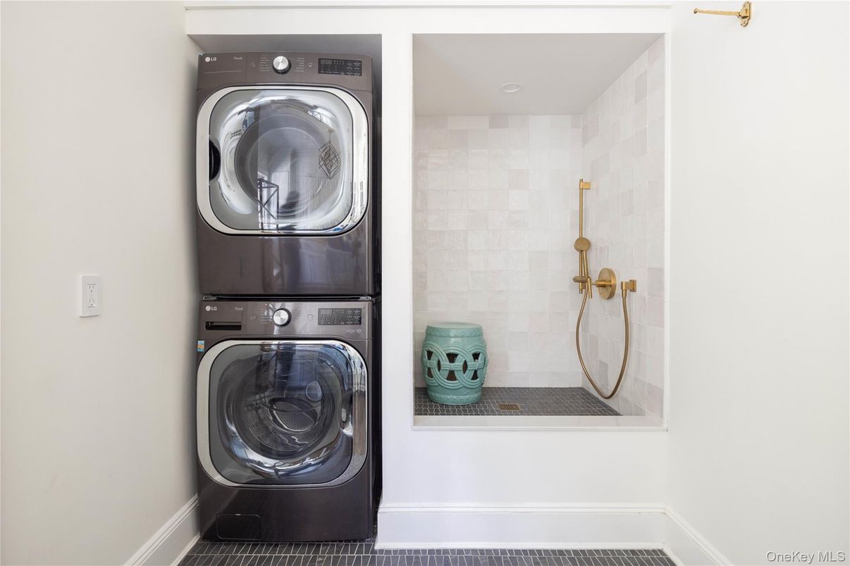 Interior, Utility Closets, Washer