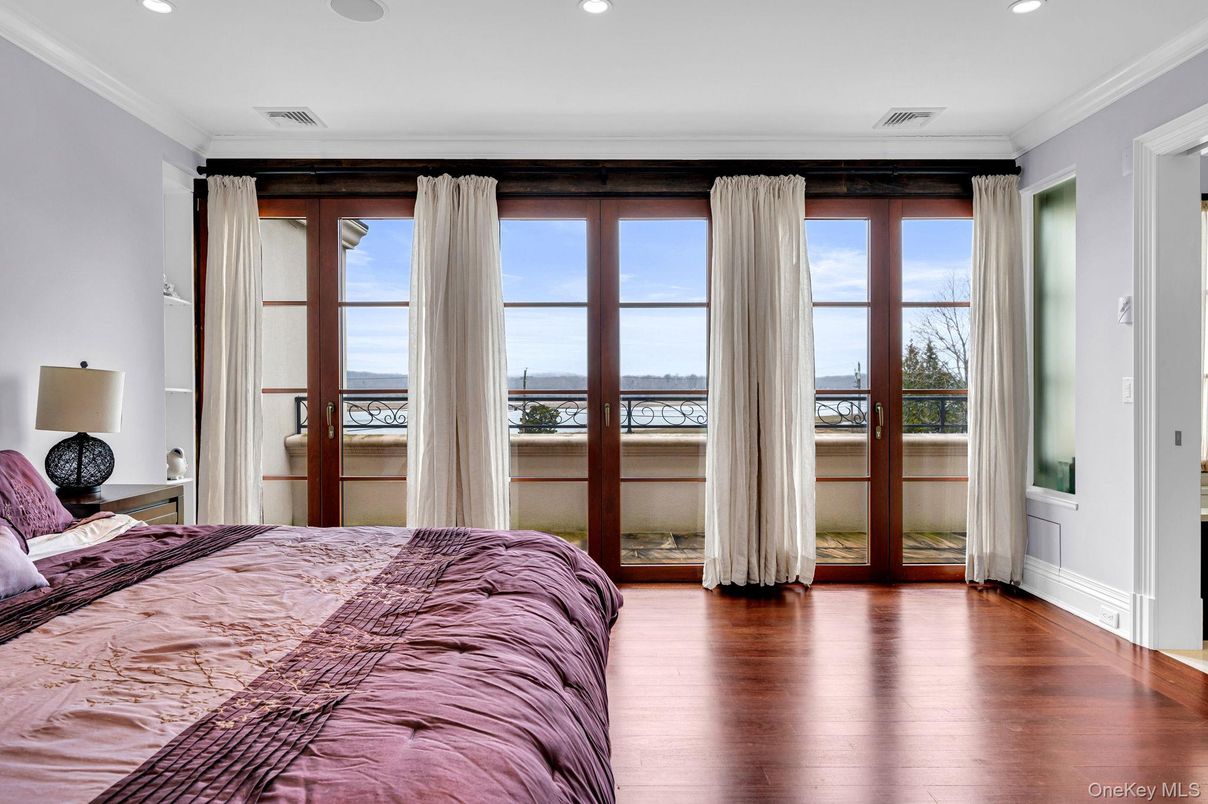 Bedroom, Interior, Recessed Lighting, Water, Wood Texture Flooring