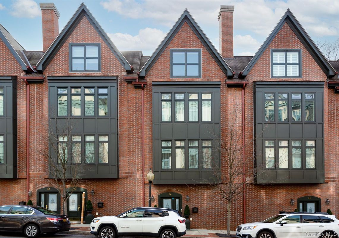 Exterior, Facade, Brick Facade, Rowhouse