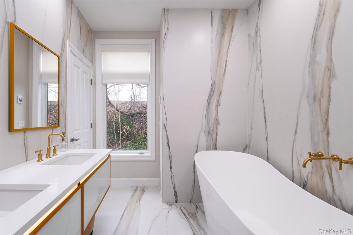 Bathroom, Free Standing Baths, Interior, Marble, Marble Walls
