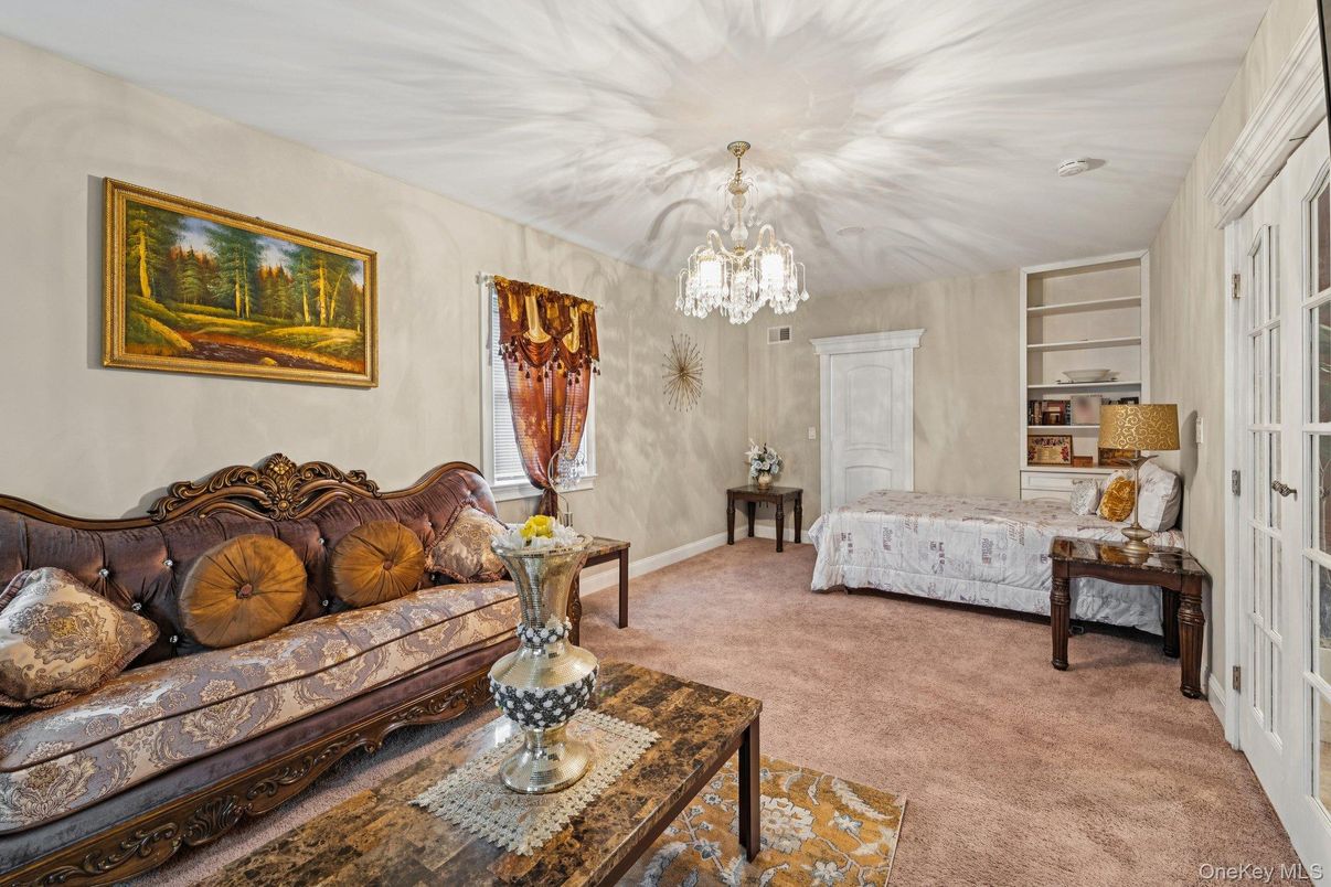 Chandelier, Interior