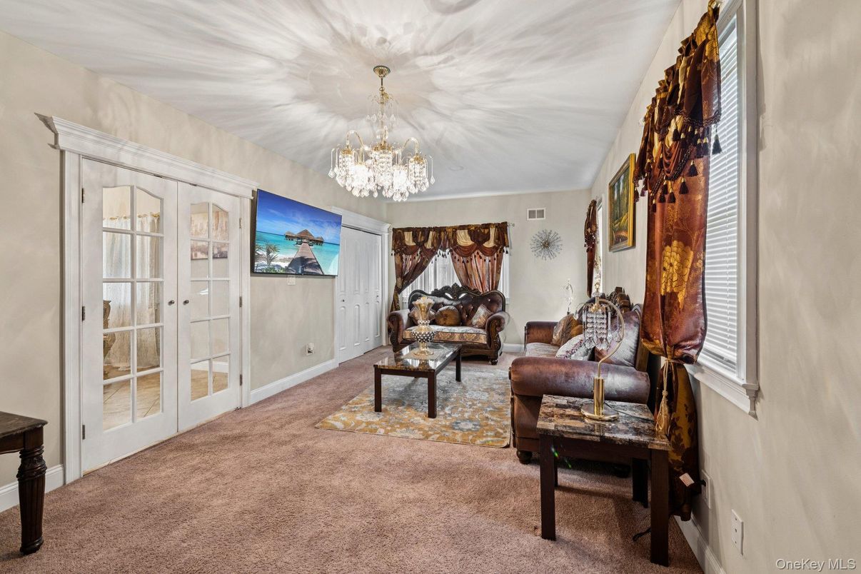 Chandelier, Interior, Living room
