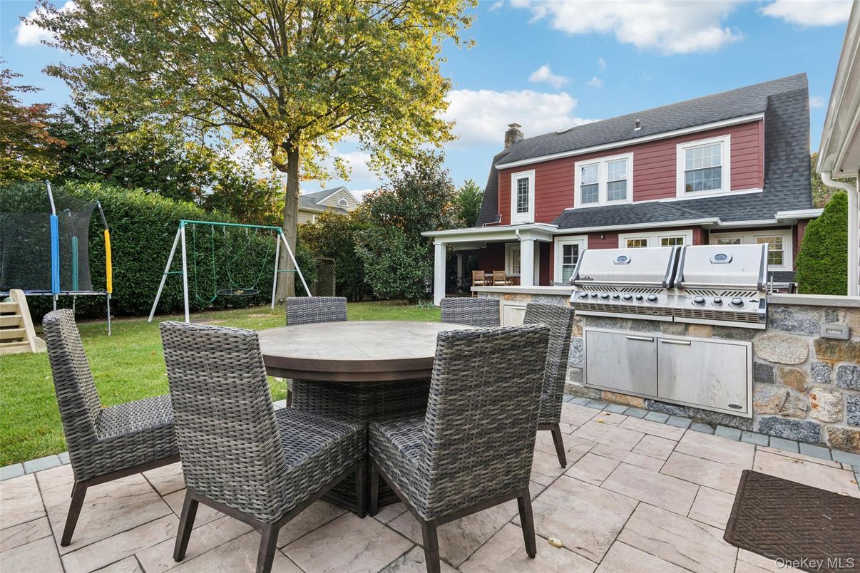 Backyard, Exterior, Outdoor Kitchen, Playground