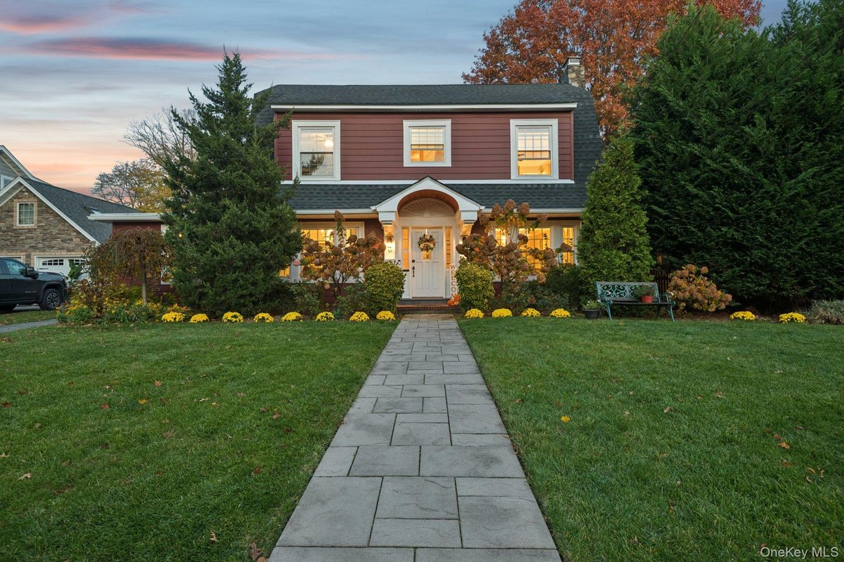 Exterior, Facade, Georgian