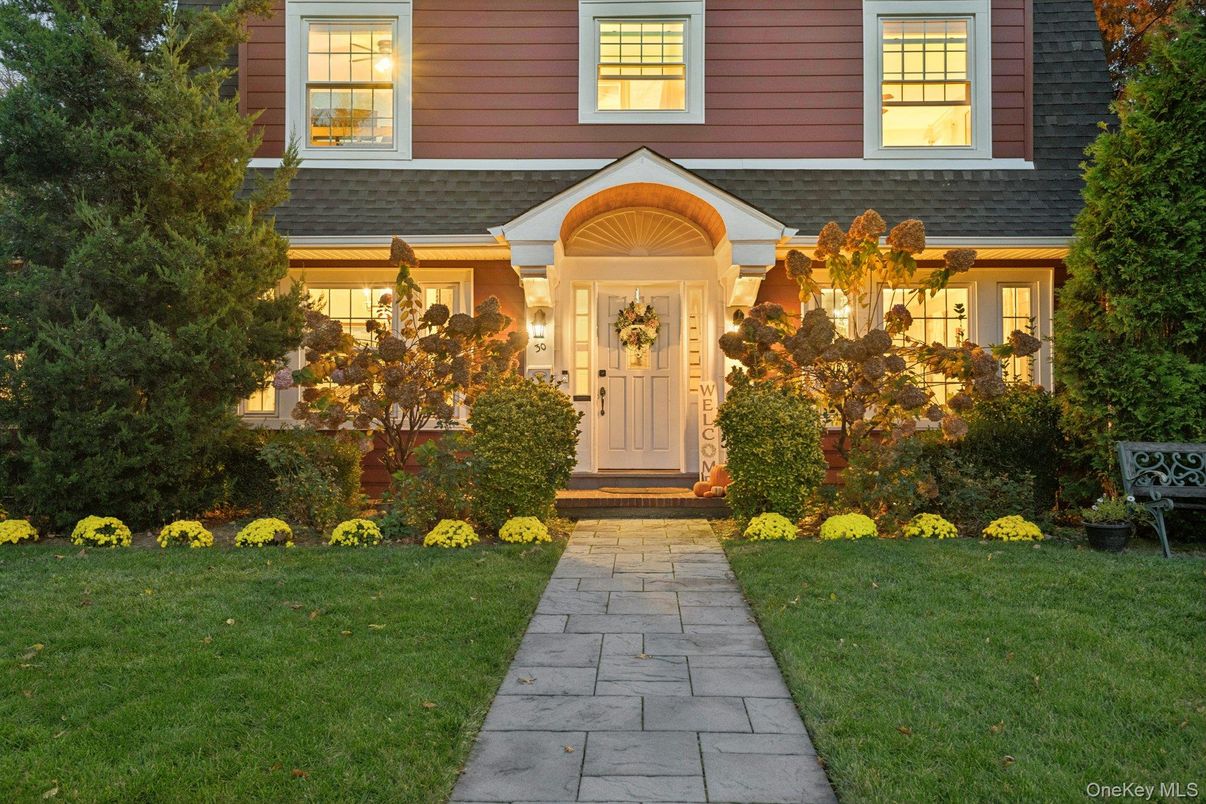 Exterior, Facade, Georgian