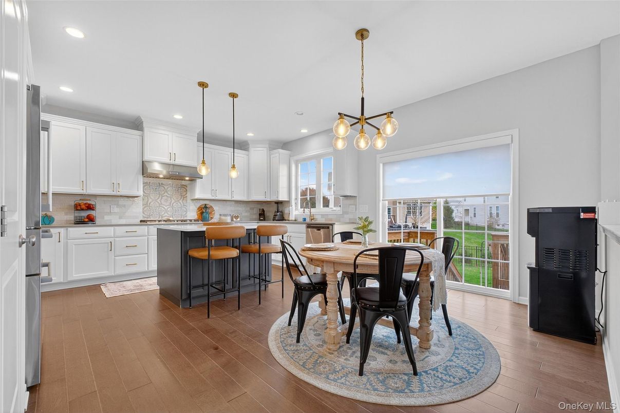 Dining room, Interior, Kitchen, Pendant Lights, Recessed Lighting, Wood Texture Flooring