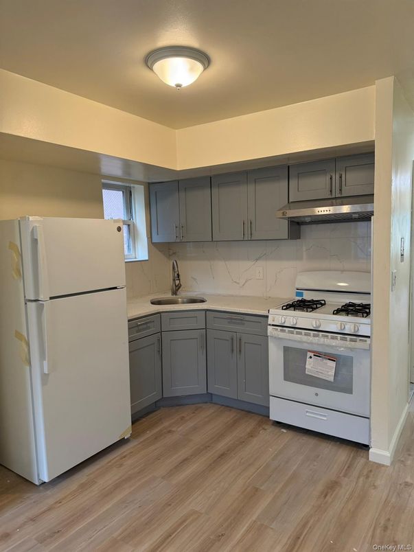 Interior, Kitchen, Marble Walls, Wood Texture Flooring