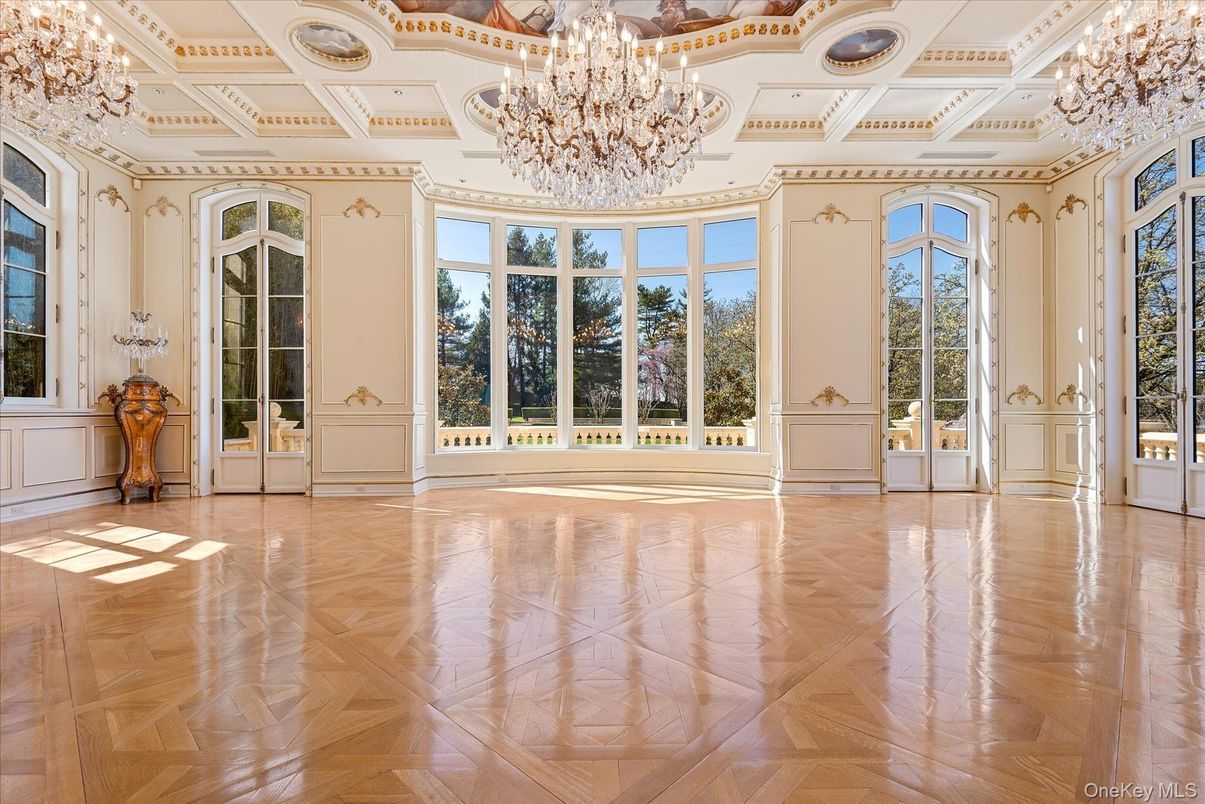 Chandelier, Empty room, Interior, Recessed Lighting, Wood Texture Flooring