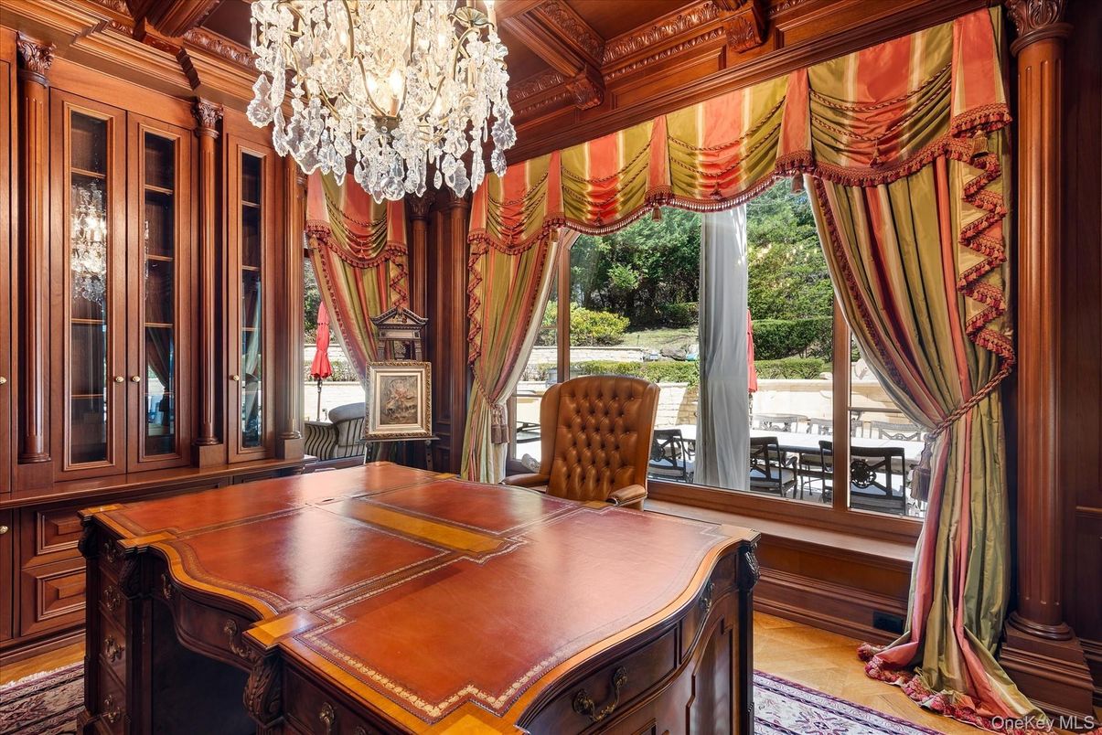 Chandelier, Home Office, Interior, Wooden Beams, Wooden Ceilings
