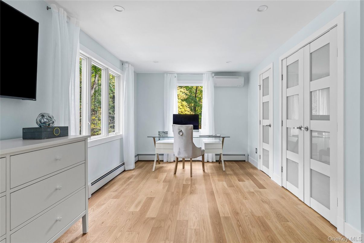 Home Office, Interior, Recessed Lighting, Wood Texture Flooring