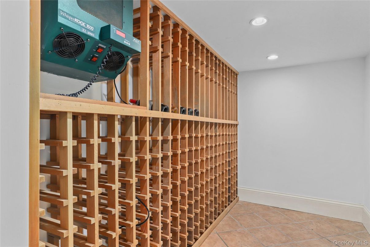 Interior, Recessed Lighting, Wine Storage