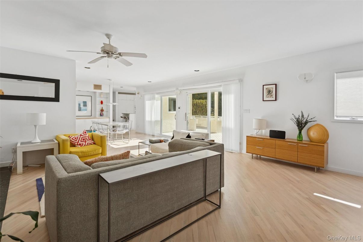 Dining room, Interior, Living room, Recessed Lighting, Wood Texture Flooring