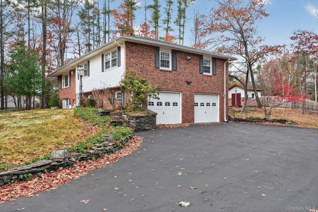 Attached, Exterior, Facade, Brick Facade, Split Level