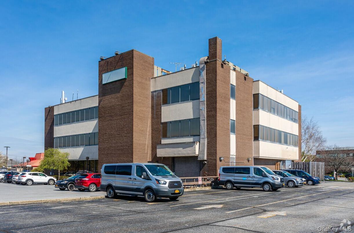 Exterior, Facade, Condo Building