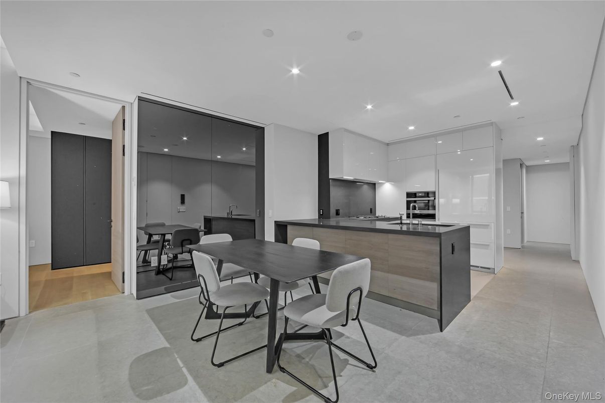 Dining room, Interior, Kitchen, Recessed Lighting