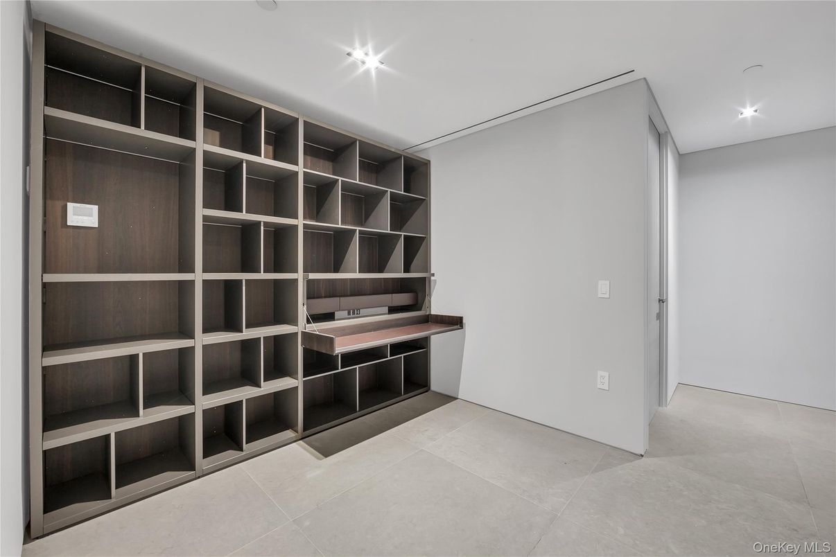 Interior, Recessed Lighting, Walk-in Closets